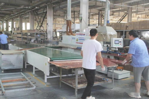 林潤(rùn)門業(yè) 以尖端設(shè)備與精湛技術(shù)，打造卓越產(chǎn)品，引領(lǐng)市場(chǎng)競(jìng)爭(zhēng)力