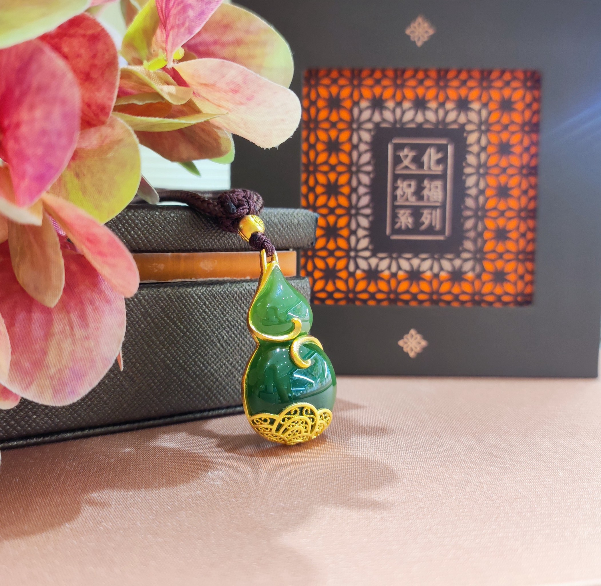 福瓜翡翠掛件 寓意深遠(yuǎn)，匠心獨(dú)運(yùn)的玉石藝術(shù)臻品